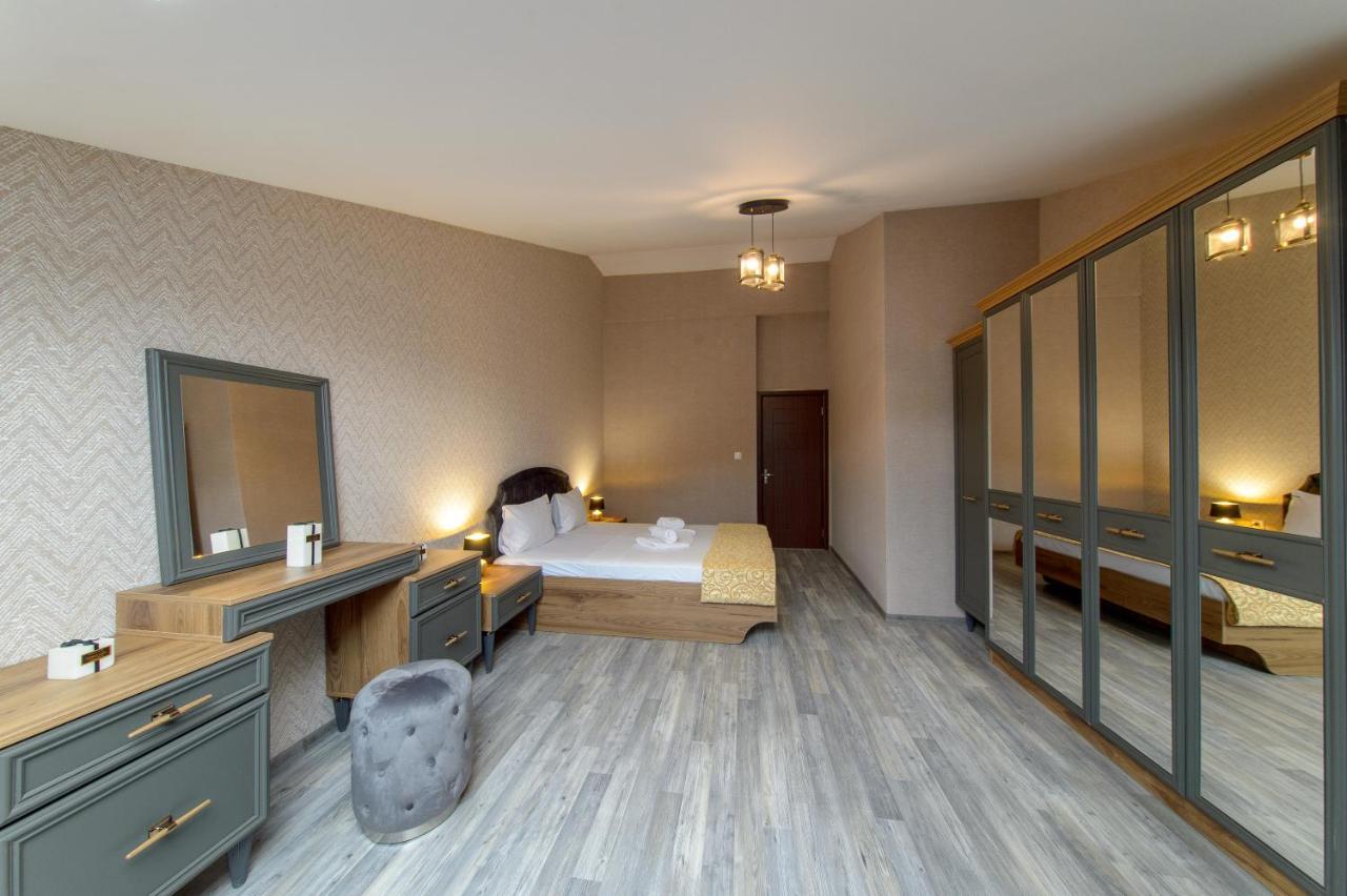 Апартаменти Luxury 2-bedroom By Studenets Center By Flat Mаnager